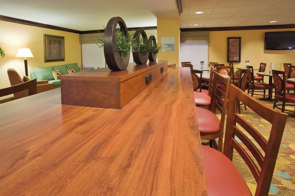 Holiday Inn Express Lynchburg By Ihg Ngoại thất bức ảnh